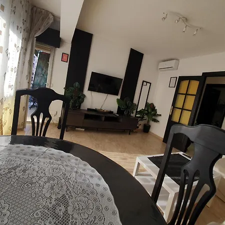 Апартаменты Marques Center *