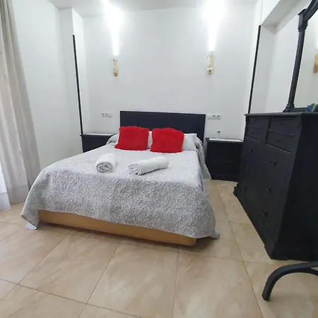 Апартаменты Marques Center *